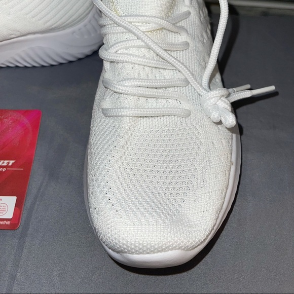 2 PAIRS OF ATHLETIC GYM SHOES! - Picture 6 of 11